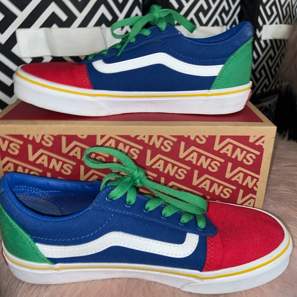 Vans - Picture 2 of 3